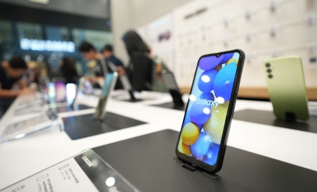 Comienza la batalla contra el mercado gris: Samsung bloqueará celulares en México