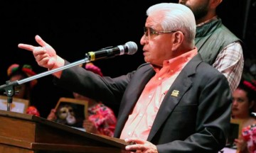 El teatro debe transformar y educar: Aquiles C&oacute;rdova Mor&aacute;n