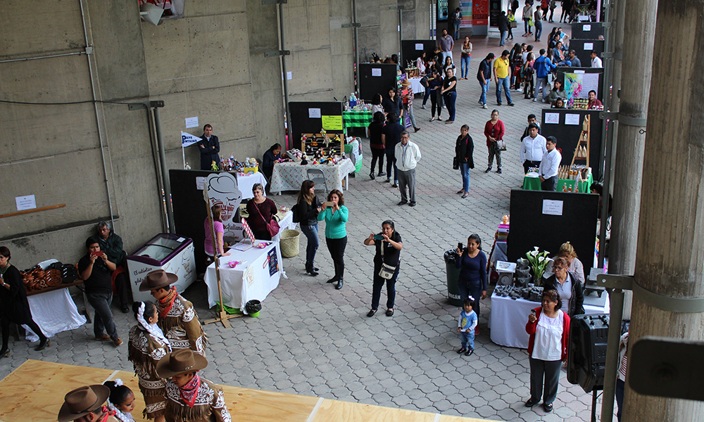 Recuperan tradiciones en la Feria Manos Abiertas