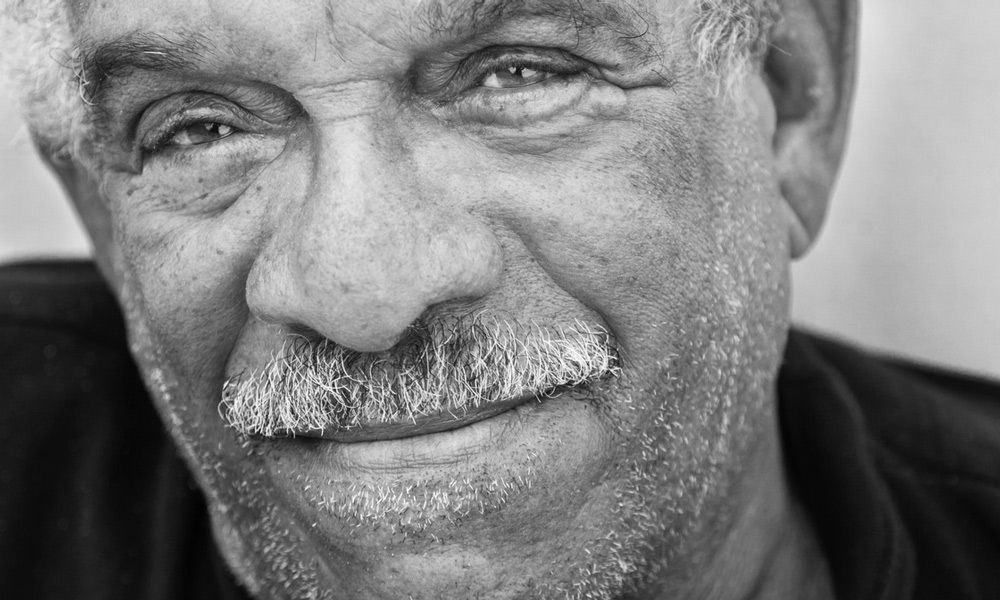 Muere Derek Walcott, poeta caribeño ganador del Nobel