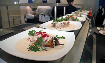 Sirven en VW M&eacute;xico Chile en nogada n&uacute;mero 100 mil