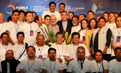 Reconocen la labor de cronistas poblanos