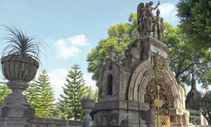 Plasmar&aacute;n nombres de antepasados en monumento "Puebla Punto de encuentro de culturas"