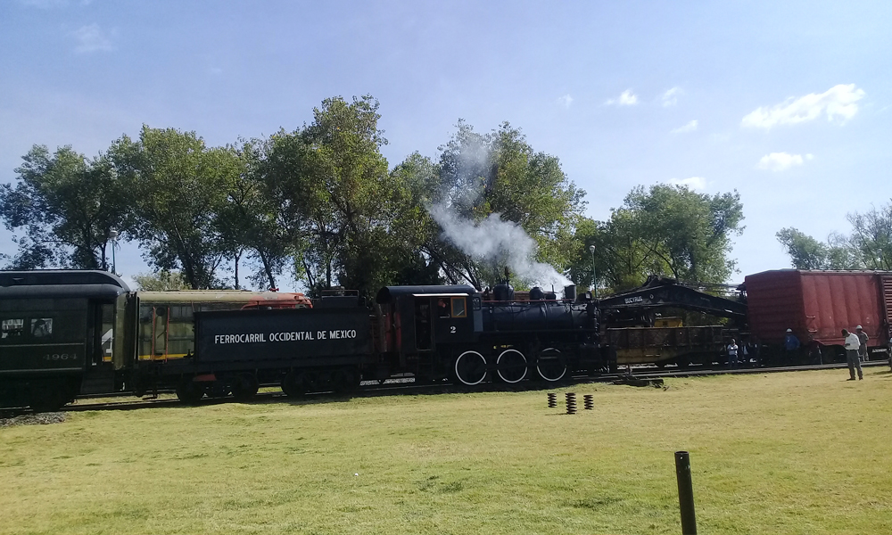 Conmemoran al ferrocarril con música