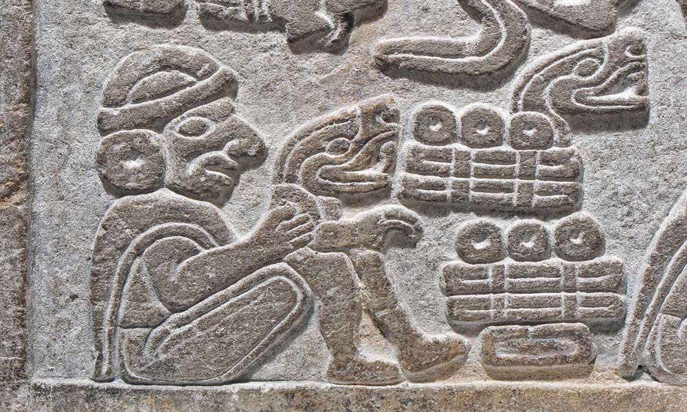 Descubren piedra mítica en la Mixteca