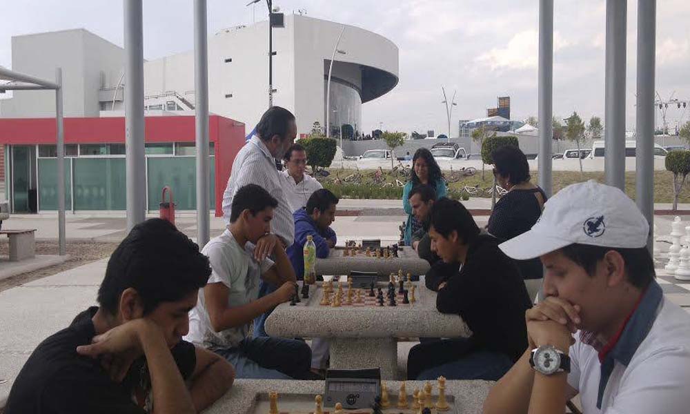Impulsan práctica del ajedrez en CCU