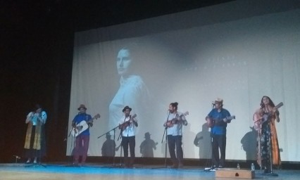 Comparte Aljibe su m&uacute;sica mestiza en el Teatro de la Ciudad