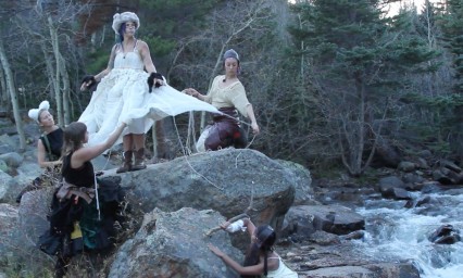 Ofrece talleres el colectivo binacional