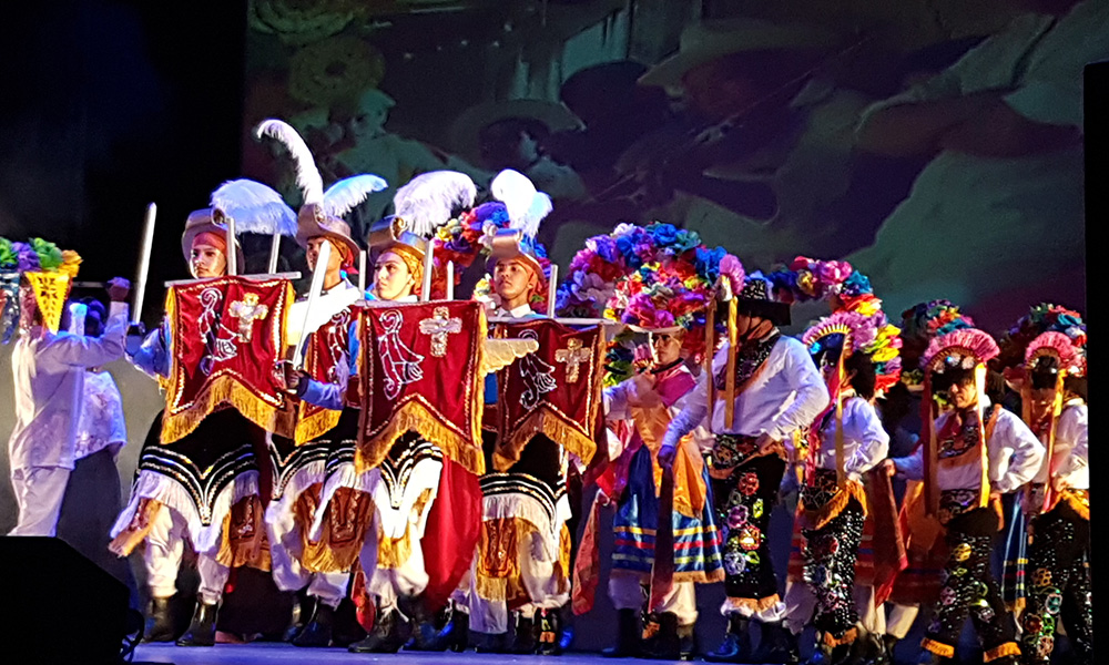 Recrean historia de Puebla con danza