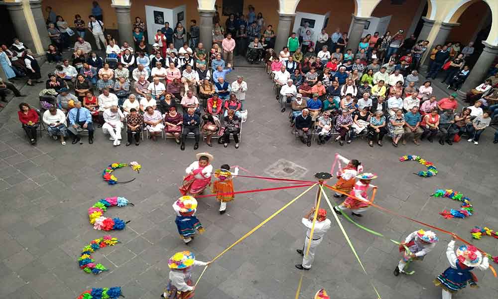 Llenan de danza la  Casa de Cultura