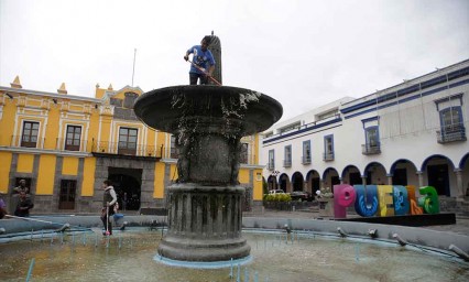 Poblano Daniel Jim&eacute;nez, ofrece conferencia "Paisaje sonoro en la pintura Cantar de los Cantares"