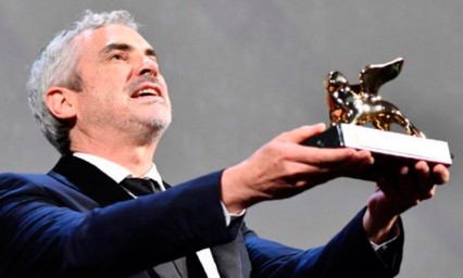 Alfonso Cuar&oacute;n gana el Le&oacute;n de Oro en Venecia 