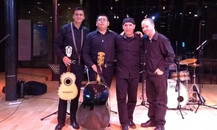 Grupo Ra&iacute;ces fusiona  La llorona con Take five