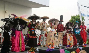 Presentan Concurso de Catrinas en el CCU