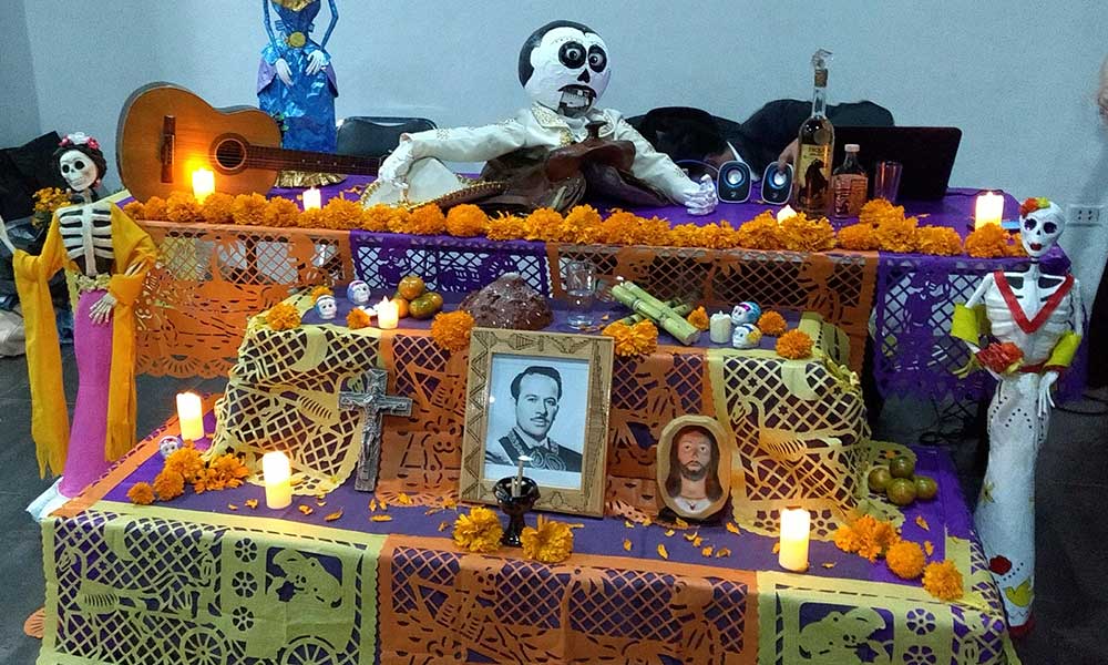 Viven actividades de Día de Muertos en el CCU