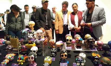 Abren exposici&oacute;n Me lleva la Huesuda en el INAH