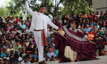Se corona Puebla en el Concurso de Folclor Internacional