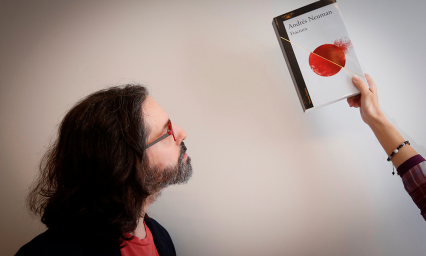 Andr&eacute;s Neuman: Todo pa&iacute;s tiene un conflicto respecto a sus memorias