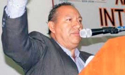 Reconocen labor de Santiago Barrag&aacute;n