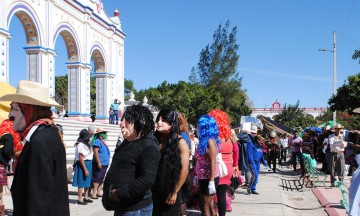 Ofrecen taller para hacer máscaras en Xayacatlán