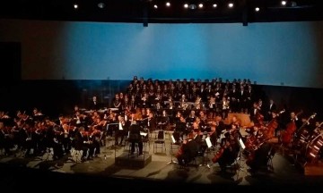 Jorge Altieri recibe medalla Mozart