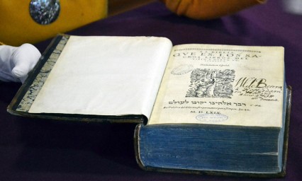 Resguarda Puebla primera traducci&oacute;n de la Biblia