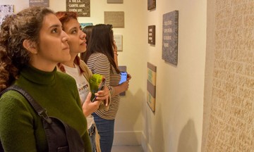 Expone Carlos Arias sus obras