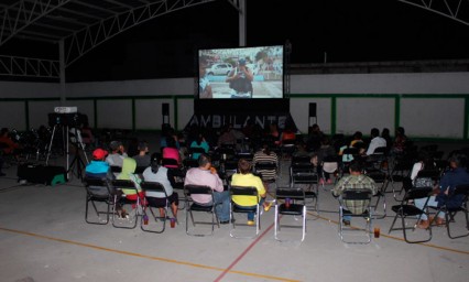 Llevan gira de documentales a San Aparicio