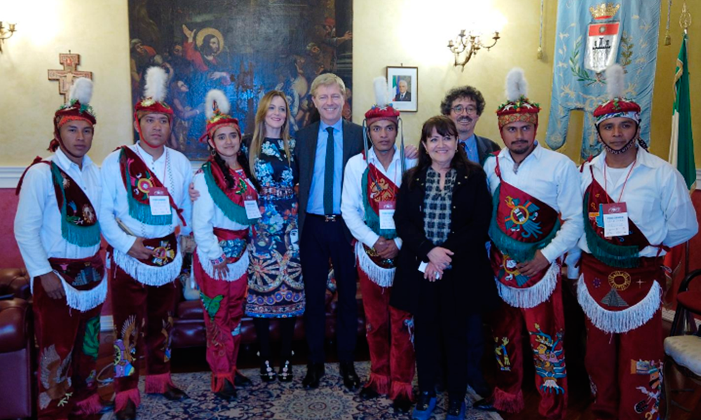 Voladores de Cuetzalan en Italia