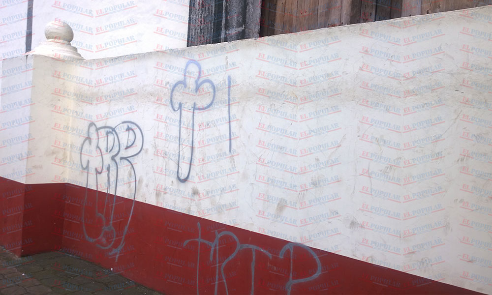 Vandalizan paredes del exconvento franciscano en Zacatlán