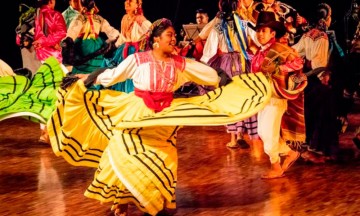 Acuden a la Cdmx Mixtecos a bailar  la Guelaguetza
