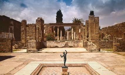 Intentan robar un mosaico en Pompeya