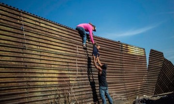 Gana poblano tercer lugar en el World Press Photo con imagen de migraci&oacute;n