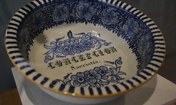 Presentan talavera de más de 200 años