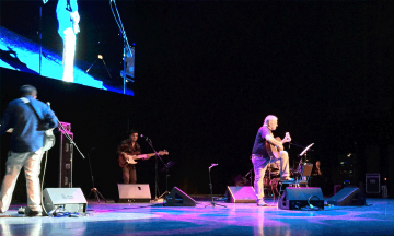 Se presenta con éxito Luis María Pescetti