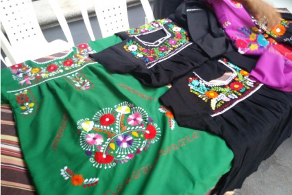 El bordado nos cuesta mucho: Artesanos poblanos