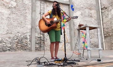 Hay canciones muy tristes pero mi música es muy positiva: Itzel Azuara