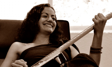 Fusionar disciplinas artísticas, el sello de Corona