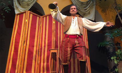 El teatro es un espect&aacute;culo vivo: Humberto Moreno