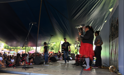 Triciclo circus band arma la fiesta con su fusi&oacute;n musical