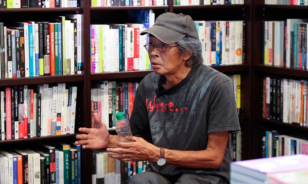 La mejor lucha de Lam Wing-kee es vender libros