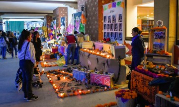 Recuerdan a Juan de Palafox con ofrenda tipo Huaquechula