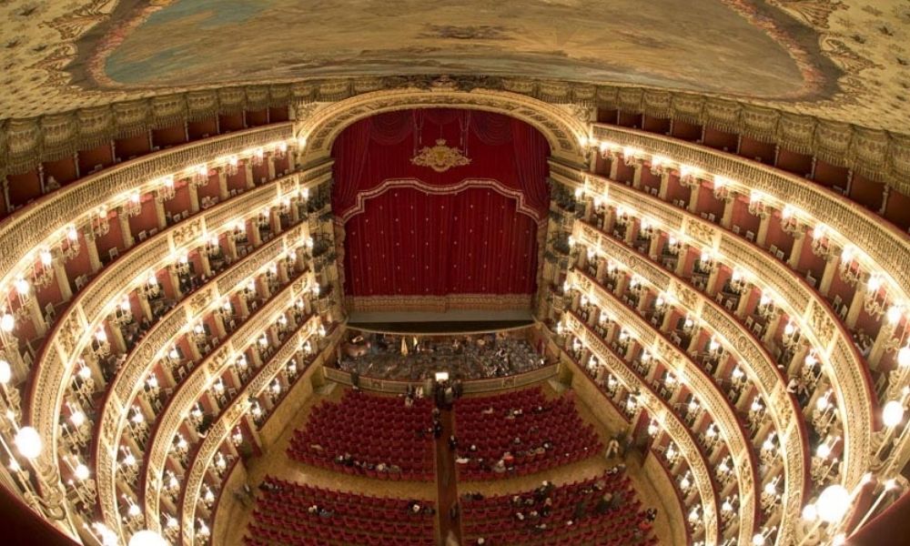 La ópera de Nápoles emite sus espectáculos en Facebook por un euro