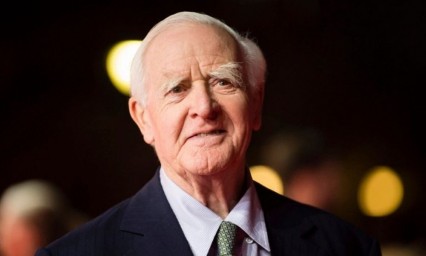 Muere el escritor John Le Carré por una neumonía