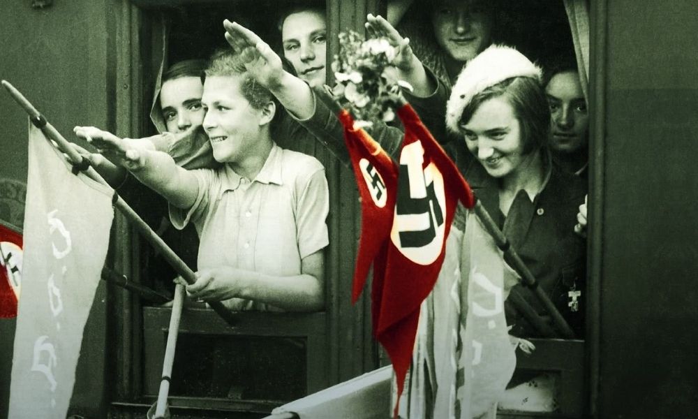 “Las arpías de Hitler” finalista del National Book Award y se ha traducido a veintitrés idiomas
