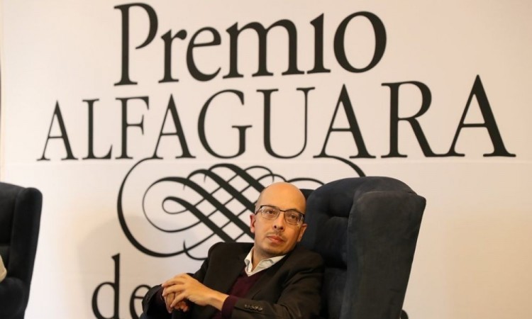 Más de 2.400 novelas presentadas al Premio Alfaguara que se falla mañana