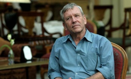 La hija del escritor israelí Amos Oz le acusa de maltrato en su autobiografía