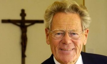 Murió el teólogo suizo Hans Küng, quien negó la infalibilidad del papa
