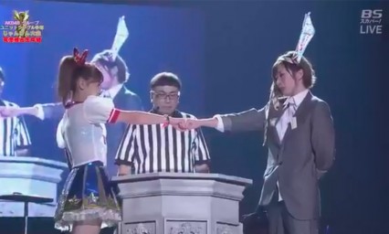 Crean japoneses torneo de piedra, papel o tijera
