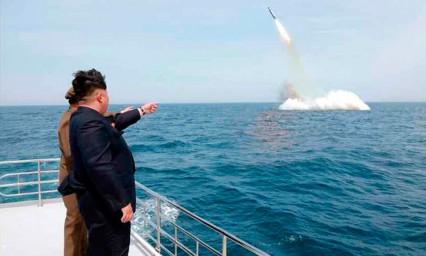 Lanza Norcorea un misil bal&iacute;stico al mar